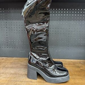 New W Box! Womens Steve Madden Klarisa Black Patent Chunky Heeled Boots Size 9.5